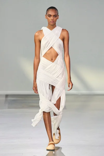 Look 18